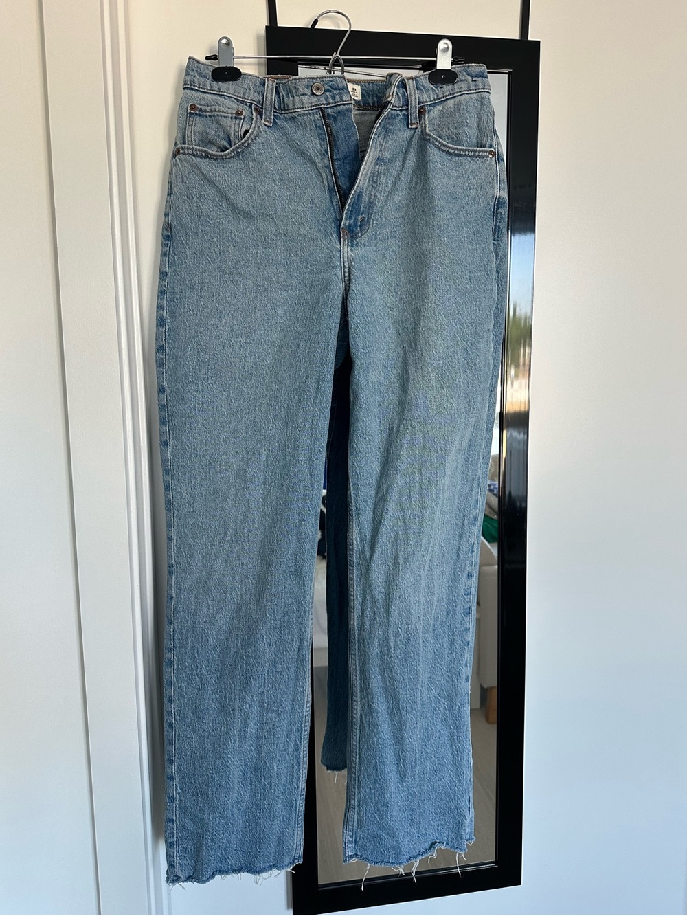 Abercrombie women's Curve Love Ultra High Rise 90s Jean in size 29 in medium